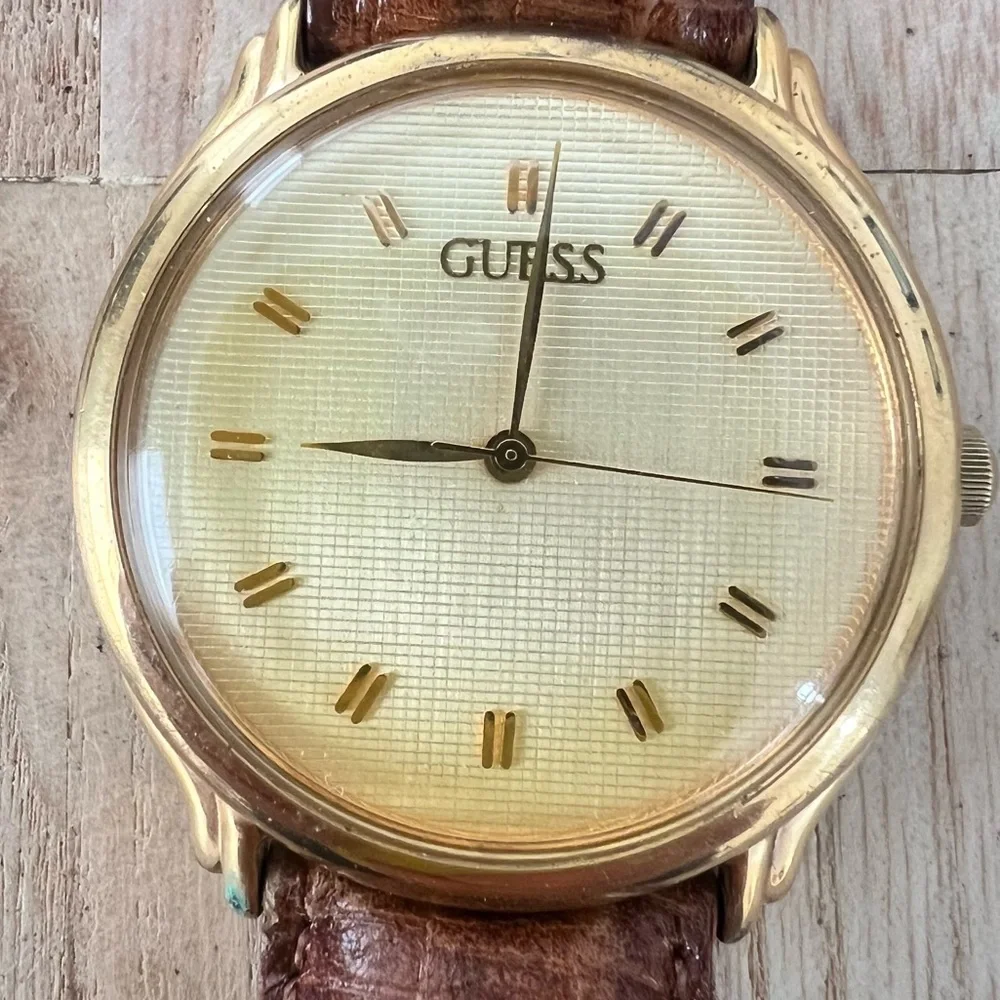 Guess retro gold tone brown leather dress watch NEW BATTERY